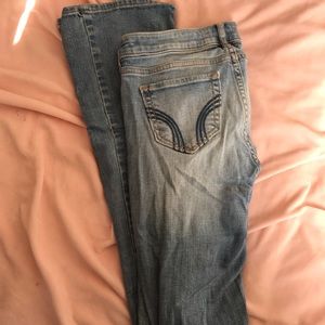 Good deal Hollister jeans !!!!